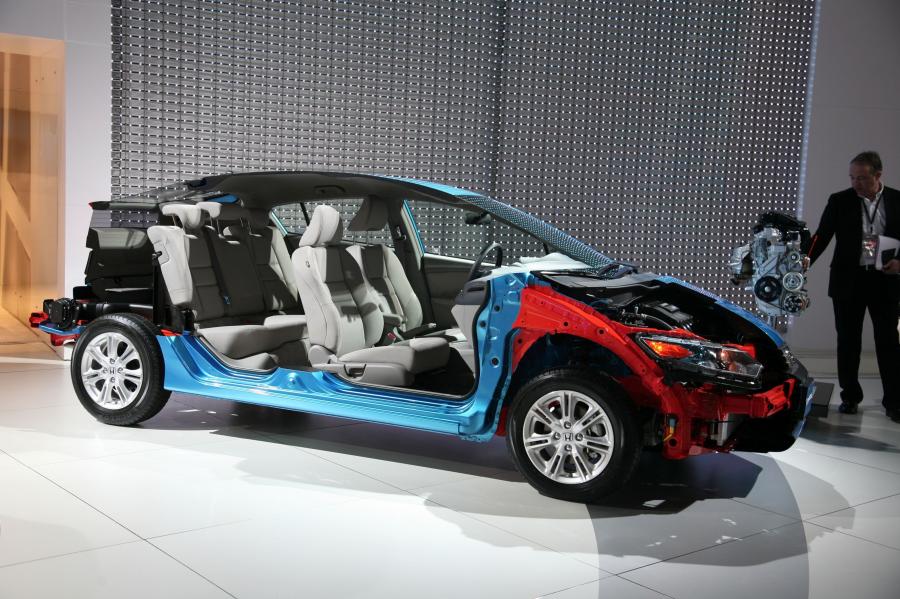  Honda Insight 2010 года  (фото 29 из 84)
